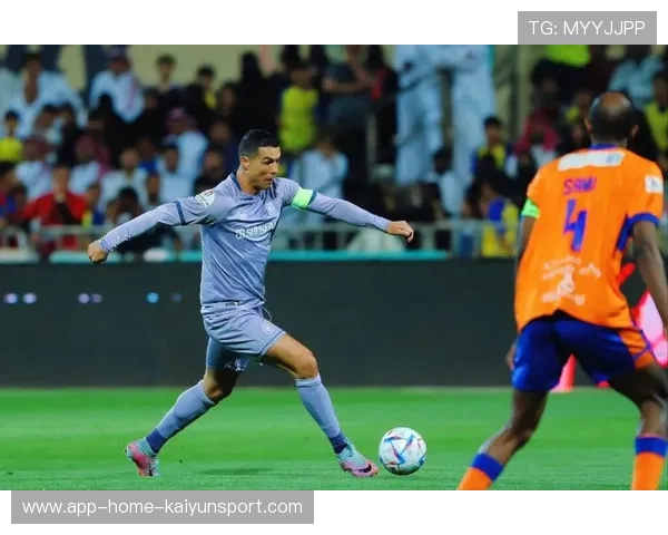 C罗深夜直播爆金句：球迷笑到不行