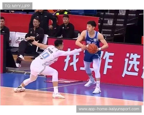 CBA山东内线背身转身挑篮命中带起全队士气