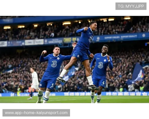 切尔西在战术层面执行得更为精准，赢得了无数掌声