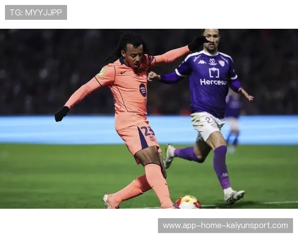 拉什福德再现单刀突入左脚破门 拉什福德再现单刀突入左脚破门