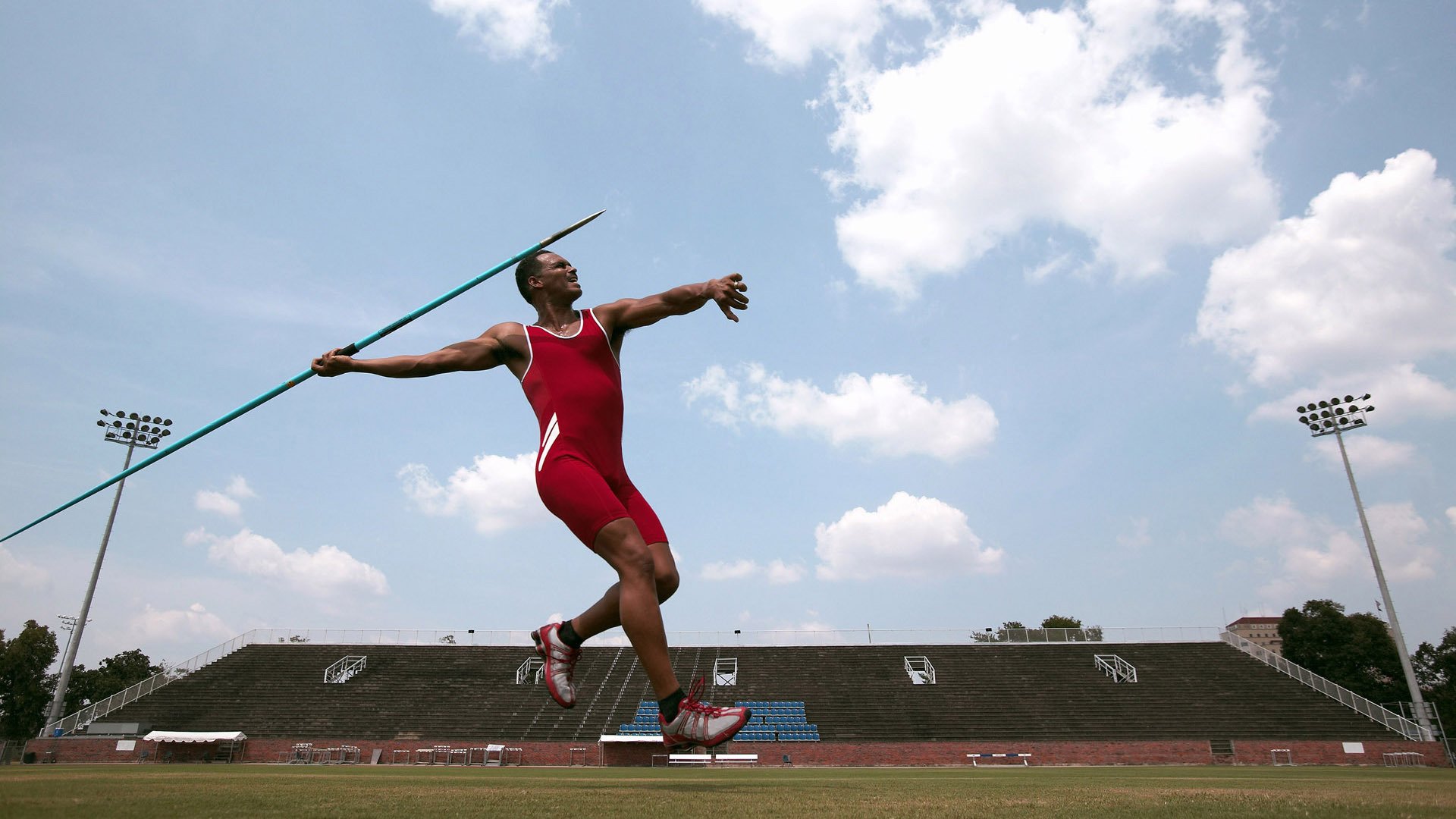 游泳赛事商业价值增长，游泳产业的市场分析