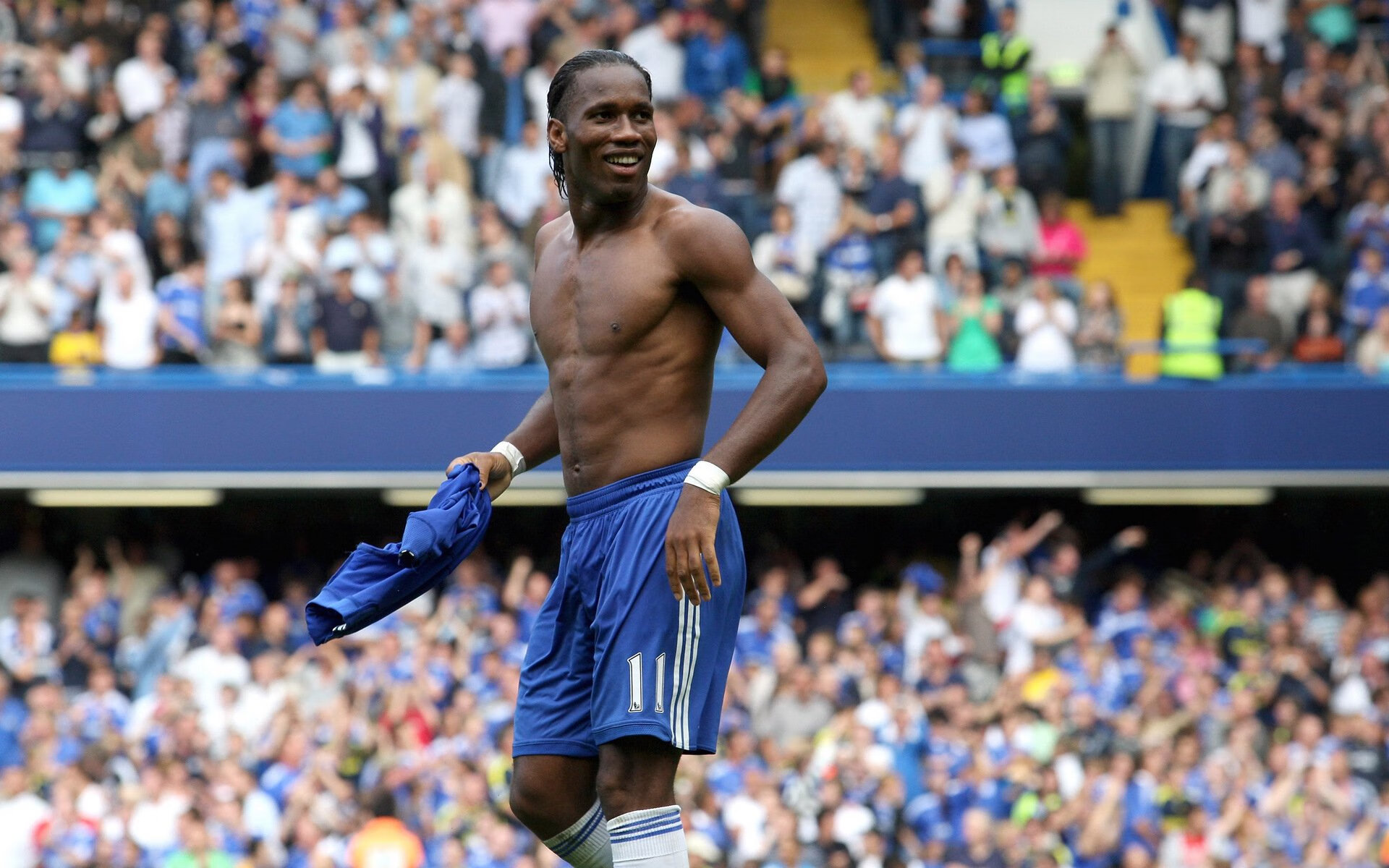 全国田径锦标赛女子800米决赛 湖北选手最后一弯提速一举甩开对手